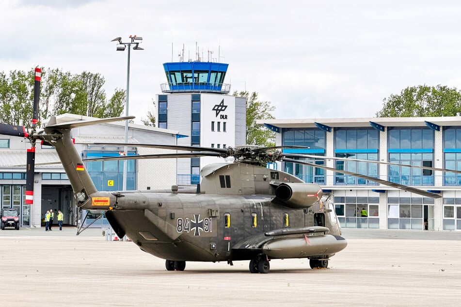 Auf dem Flughafen Cochstedt werden derzeit Hubschrauber vom Typ CH-53 getestet.