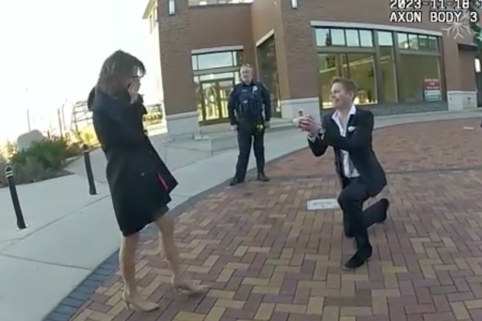 Der Moment der Momente. Troy Goldschmidt zückte auf Knien den Verlobungsring.