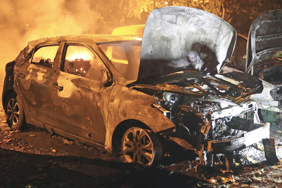 Dieses Auto brannte am 15. Oktober in der Stockholmer Straße aus.