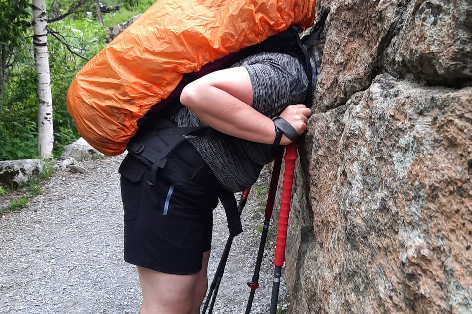 Kopf in den Stein stecken! Im Klangstein gibt es was auf die Ohren.