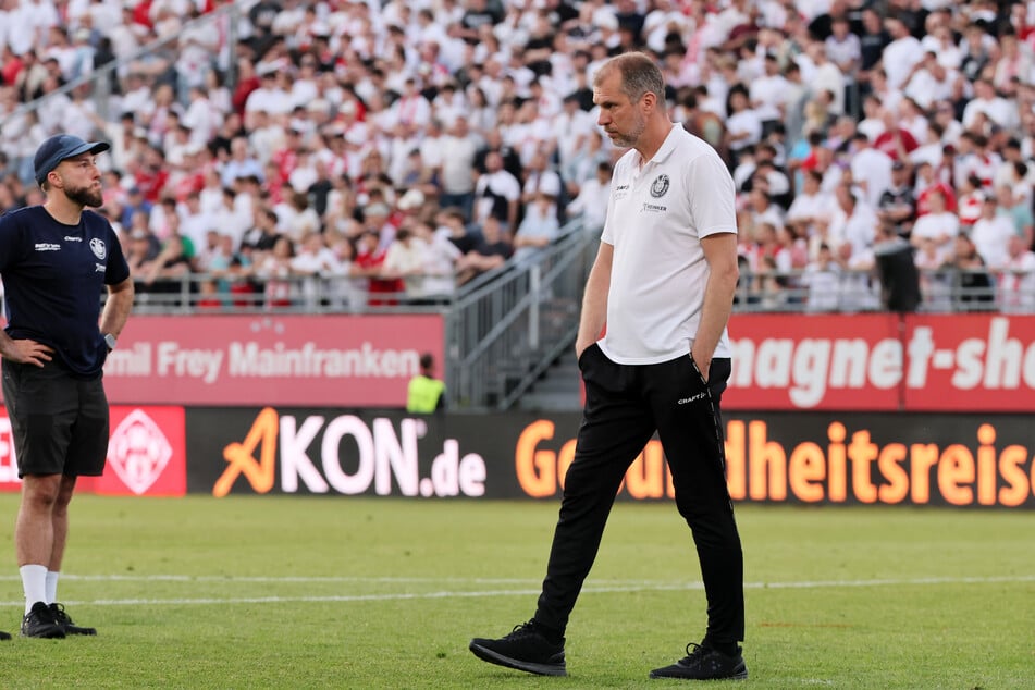 Obwohl der 1. FC Lokomotive Leipzig zweimal Meister in der Regionalliga Nordost wurde, verhinderten die Regeln des DFB einen direkten Aufstieg.