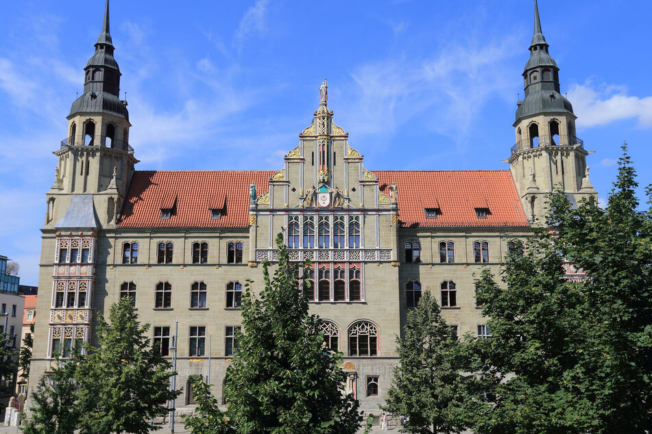 Am Landgericht Halle wird der Prozess um den Tod eines Kleinkindes verhandelt. Der 27 Jahre alte Angeklagte streitet die Tat ab.