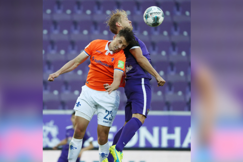 Mit den Veilchen trifft Jan Hochscheidt (33, r.) am Sonntag auf Darmstadt und den Ex-Auer Nicolai Rapp.