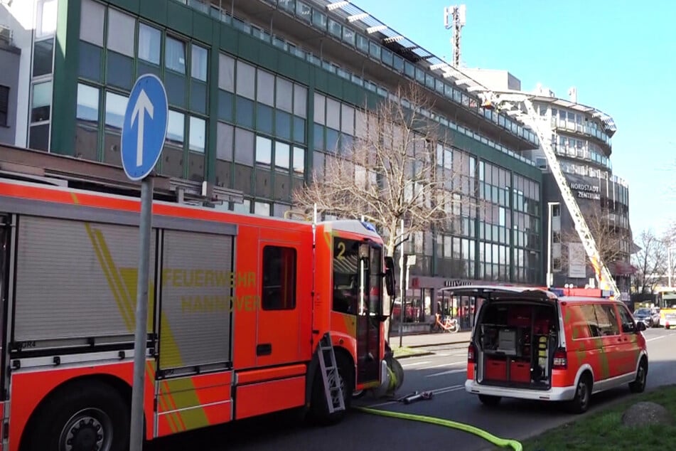 Feuer in Altenheim ausgebrochen: 25 Menschen verletzt, einer schwebt in Lebensgefahr!