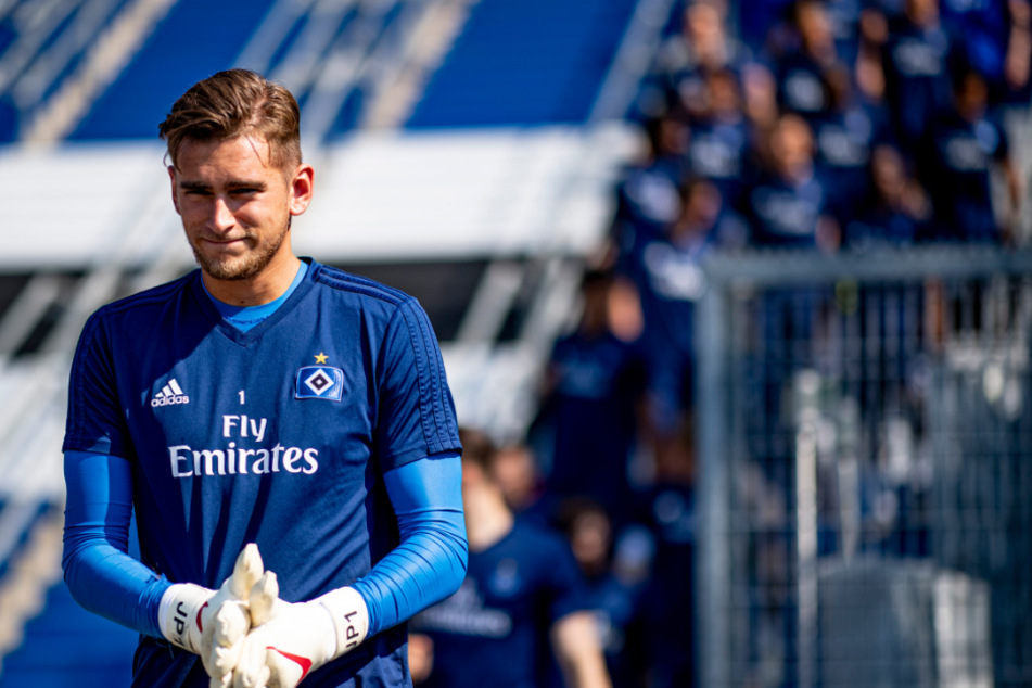 Noch im HSV-Dress unterwegs: Julian Pollersbeck (25).