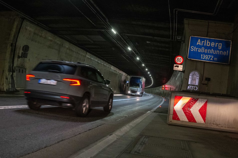 Auch hier kommt man nicht durch: Der Arlberg Straßentunnel ist aufgrund Sanierungsarbeiten gesperrt. (Archivfoto)