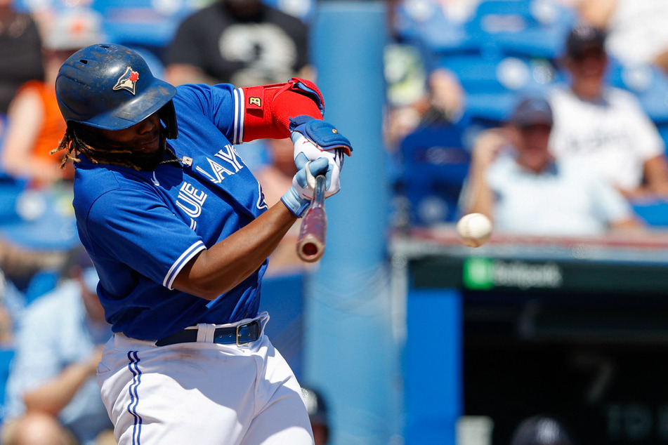 Vlad Guerrero Jr. had two hits in the Blue Jays' comeback win over the Rangers.