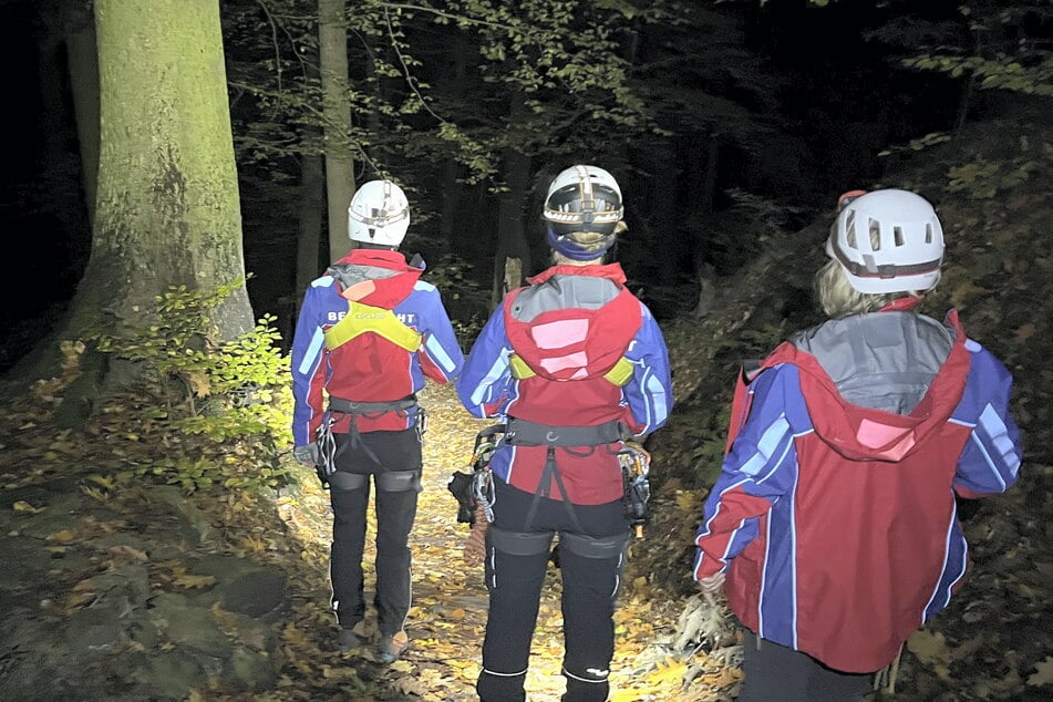 Bei Wanderung vom Weg abgekommen: Bergwacht rettet sechsköpfige Familie aus Sächsischer Schweiz