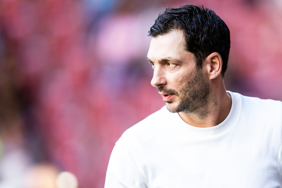 Sandro Schwarz (43) wird Bayer Leverkusen trotz der Ergebniskrise nicht unterschätzen.