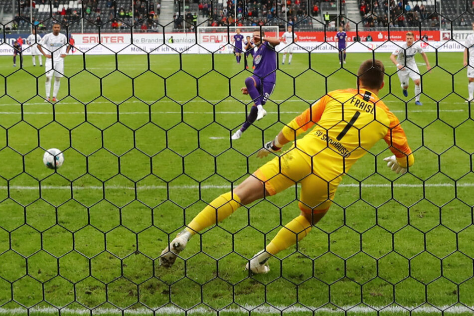 Geht es weiter, trifft Aue als erstes daheim auf den SV Sandhausen. Das Hinspiel endete durch diesen verwandelten Handelfmeter von Pascal Testroet 2:2.