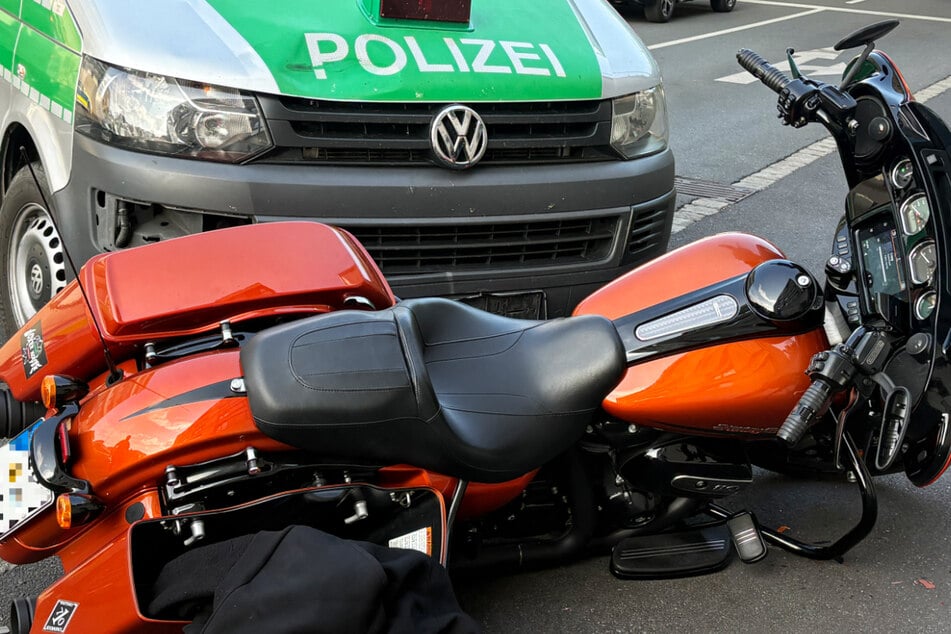 Verfolgungsjagd in Würzburg: Durch einen Zusammenstoß mit einem Streifenwagen wurde die Harley-Davidson gestoppt.