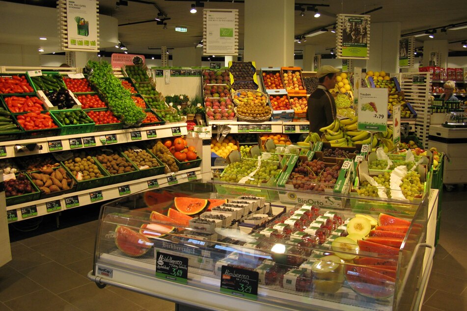 Wie hier in der BIO COMPANY in Tolkewitz erwartet KundInnen in den Dresdner Bioläden viel knackiges Gemüse, das nachhaltig und zu großen Anteilen regional angebaut wurde.