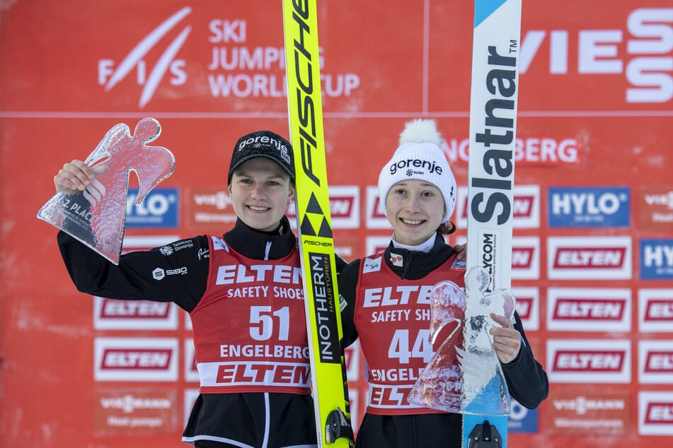 Ema Klinec (l.) drückt bei Olympia nun unter anderem Teamkollegin Nika Prevc (20, r.) die Daumen.