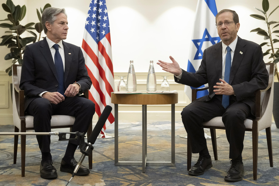 Israels Präsident Isaac Herzog (63, r.) und US-Außenminister Antony Blinken (61, l.).