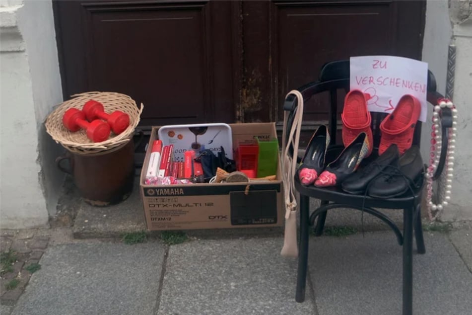 Das Aufstellen von Verschenkekisten auf privatem Grund ist zumeist legal.