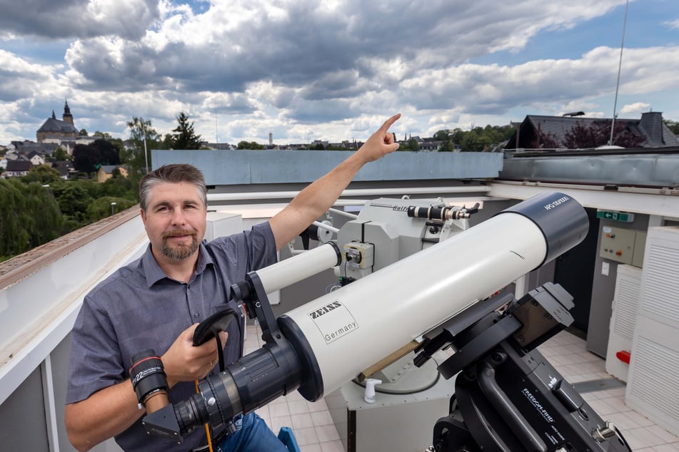 Mike Behnke (46) plant im Planetarium Schneeberg einen Kometen-Abend.
