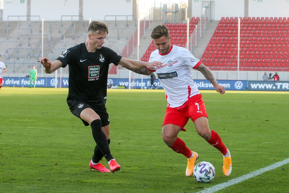 Nach dem Spiel am Mittwoch in Saarbrücken muss der FSV Zwickau am Samstag zum 1. FC Kaiserslautern. Dann könnte Felix Drinkuth (26, r.) auch wieder auch Philipp Hercher treffen.