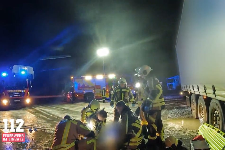 Trotz Wiederbelebungsmaßnahmen konnte der Trucker (†50) nicht gerettet werden. Eine seelische Belastung für alle Einsatzkräfte.