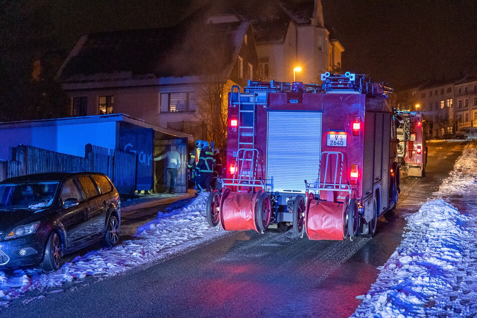 Insgesamt waren 25 Einsatzkräfte und fünf Wagen der Feuerwehr Auerbach vor Ort.