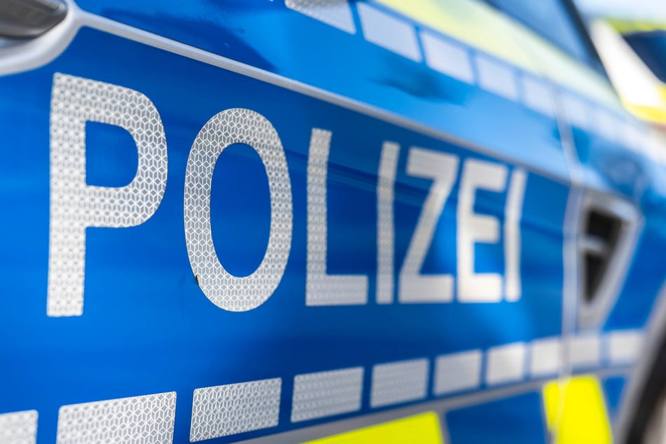 Die Polizei ermittelt zu den Einbrüchen. (Symbolbild)