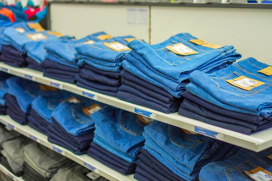 Dieser Online-Modeshop verkauft Herren Stretch Jeans für nur 13,99 Euro