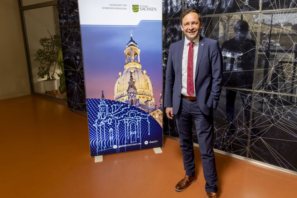 Ronny Zienert, Präsident des Landesamtes für Geobasisinformation Sachsen, lässt den Freistaat in allen Details nachbauen.