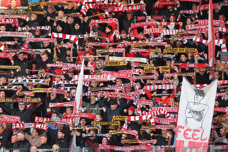 Der FSV Zwickau testet in der kommenden Woche gegen Sparta Prag II. Die Anhänger freuen sich auf ein internationales Spiel, doch sollen keine Fans zugelassen sein.