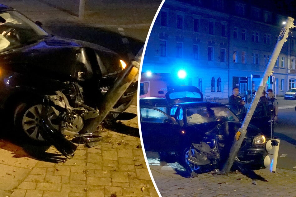 Wilde Verfolgungsjagd endet mit Knall: BMW-Fahrer donnert frontal gegen Ampel