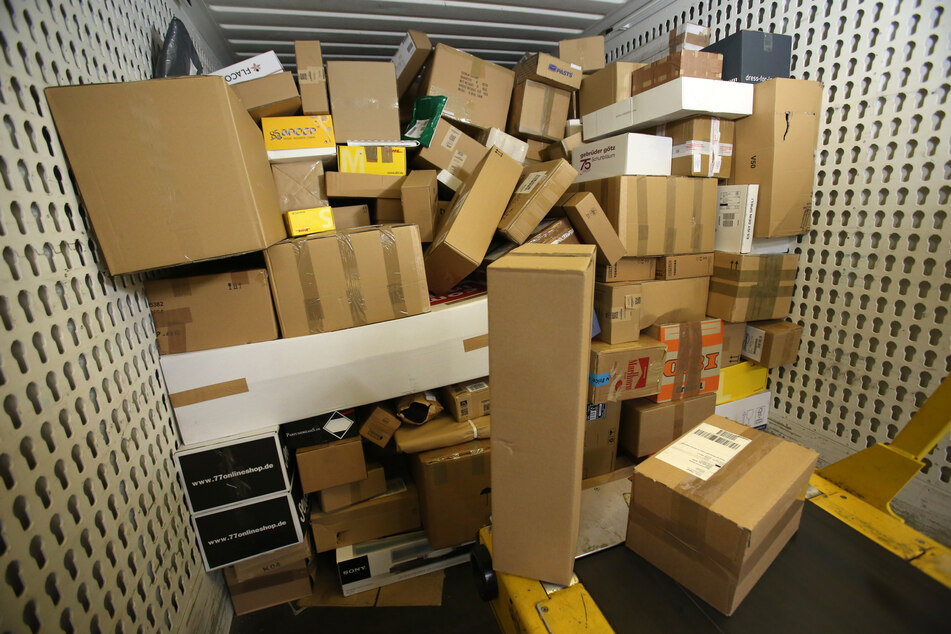 In Leipzig haben es Diebe auf Paket-Zustellfahrzeuge abgesehen. (Symbolbild)