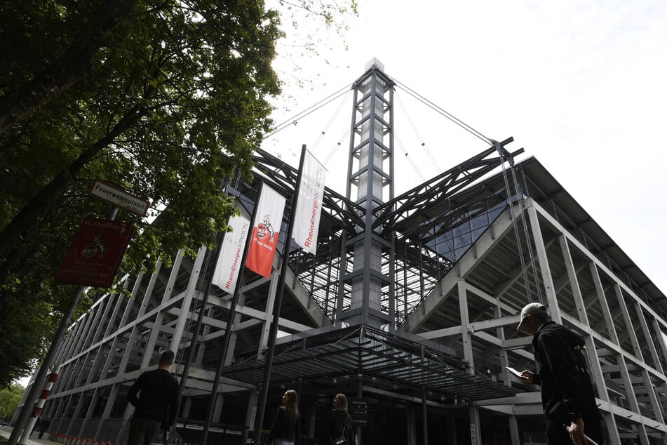 Das RheinEnergie-Stadion im Stadtteil Müngersdorf ist die Heimspielstätte von Zweitligist 1. FC Köln.