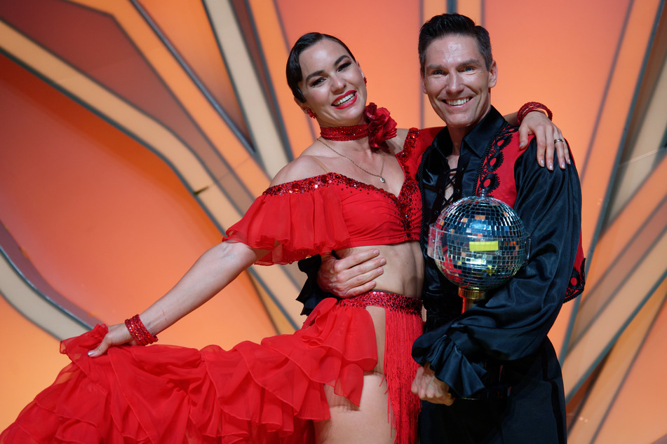 Renata Lusin (34) und Christian Polanc (44) sind die Sieger der Profi-Challenge von "Let's Dance".