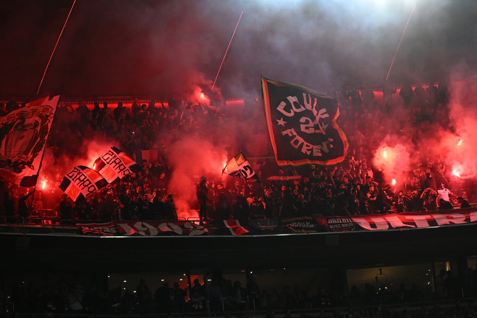 München: Auf dem Weg zum Stadion: U-Bahn mit 1000 Fußballfans geräumt