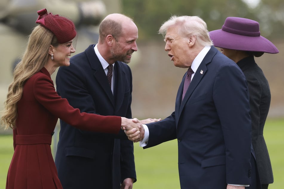 Donald Trump (79, r.) machte Prinzessin Kate (43, l.) ein überschwängliches Kompliment.