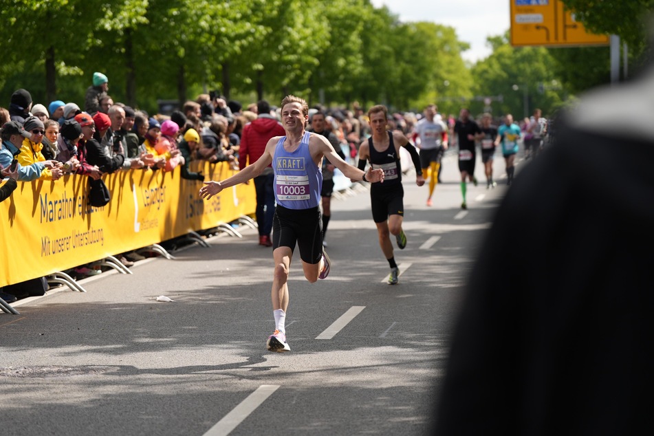 Richard Vogelsang (24, v.) siegte beim Leipzig Marathon am 21. April über die Zehn-Kilometer-Distanz. Jetzt ist er auch beim Nachtlauf dabei.