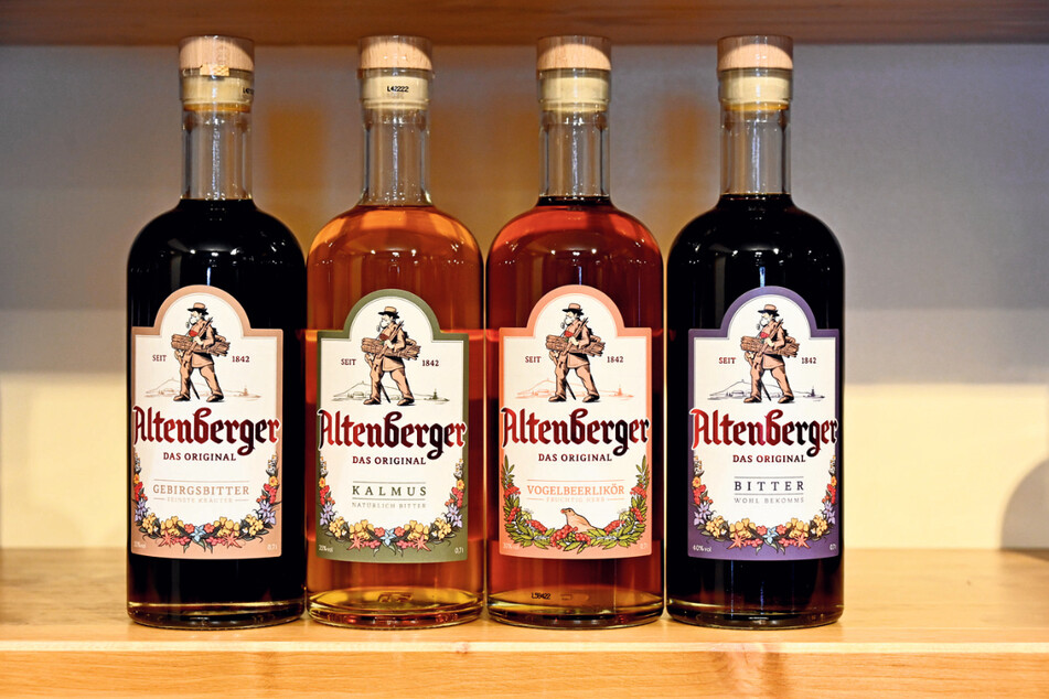 Vier Sorten "Altenberger" gibt es noch. 100.000 Flaschen hat Röpke auf Lager.