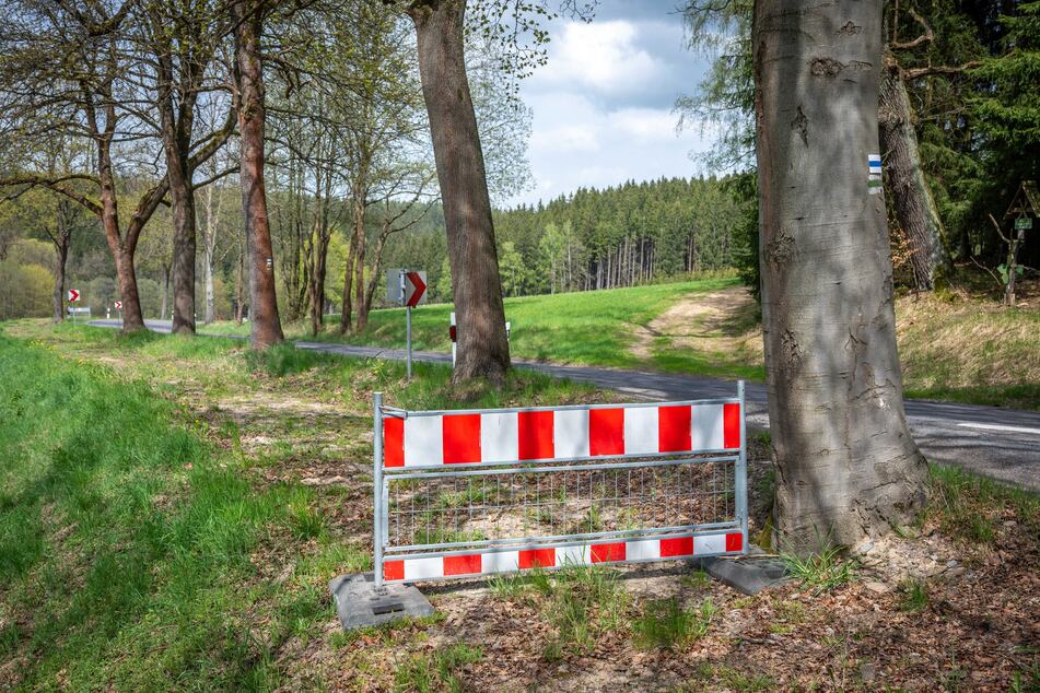 Der fast fertiggestellte Radweg soll wieder abgerissen werden.