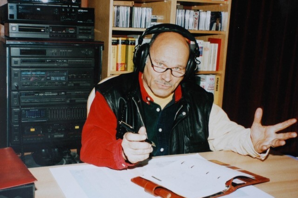 Dieter Schneider in seiner Wohnung im Berliner Stadtteil Weißensee. Nun ist der Liedtexter im Alter von 86 Jahren gestorben.