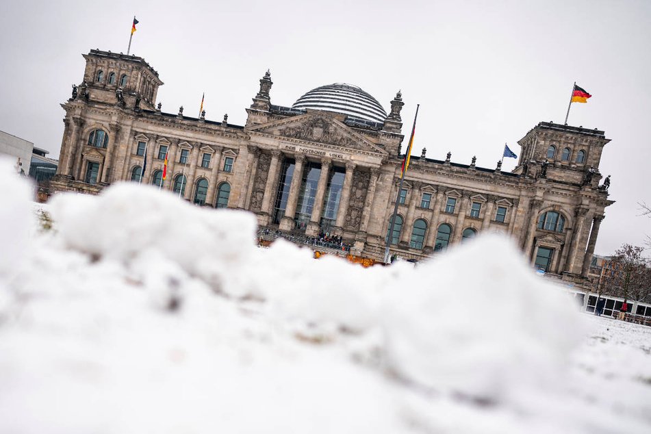 Zum Start der neuen Woche präsentiert sich Berlin in weißem Gewand. (Archivfoto)