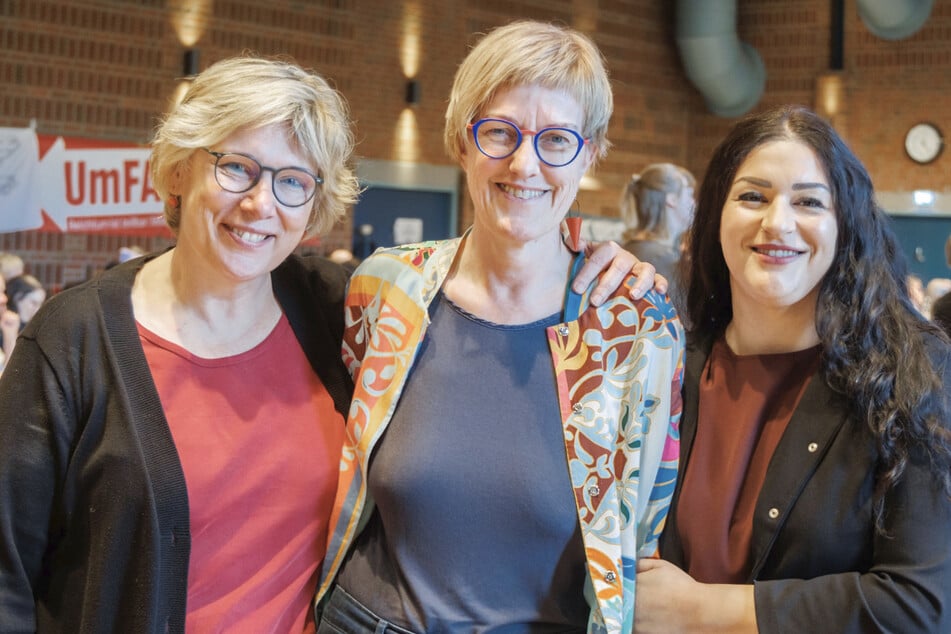 Sabine Ritter (56, v.l.n.r.), Heike Sudmann (62) und Cansu Özdemir (46) sind das Spitzentrio der Hamburger Linken.