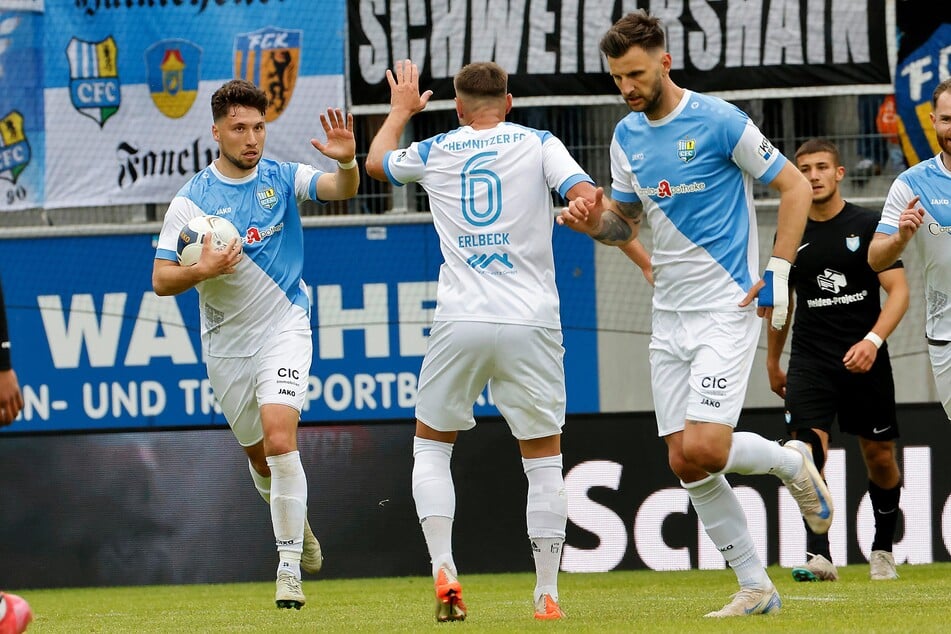 Tom Baumgart (l.) sorgte für den Ausgleich.