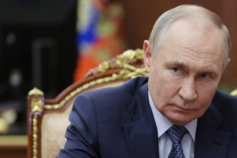 Putin and US envoy Witkoff hold "constructive" talks ahead of sanctions deadline