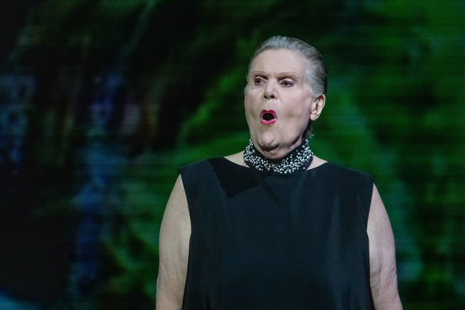 Die Sopranistin Anja Silja singt als "Die Frau" auf der Fotoprobe von "Pierrot Lunaire".