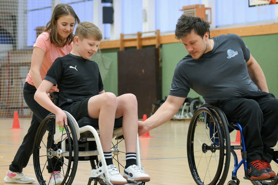 Unterstütze z.B. den RB Zwickau e.V. mit einer Spende. Hier werden dringend Sportrollstühle für Schulprojekte benötigt.
