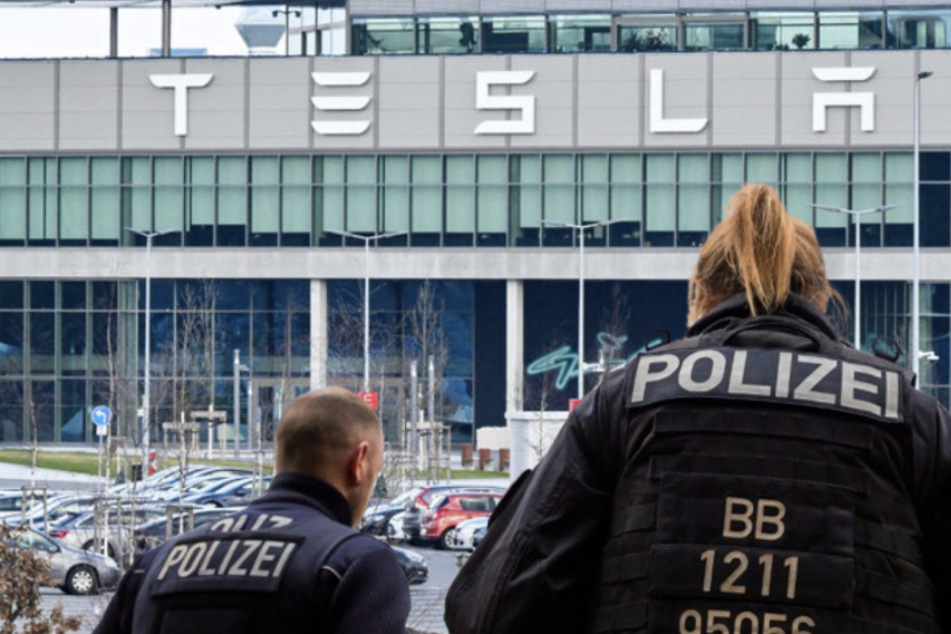 Die Polizei ermittelt wegen des Anschlags auf die Tesla-Autofabrik bei Berlin. (Symbolbild)