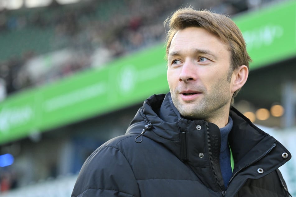 Bastelt Kaderboss Simon Rolfes (44) schon an namhaften Neuzugängen für den Sommer?