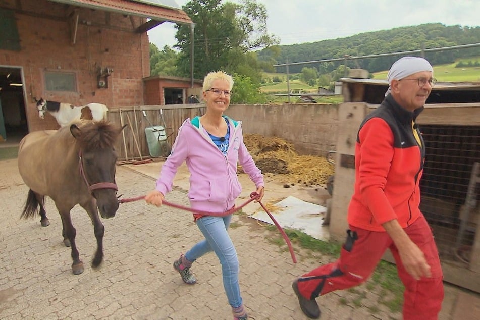 Die Stimmung bei Carola (56) und Herbert (59) ist eigentlich gut, doch eine Sache betrübt die Hofdame.