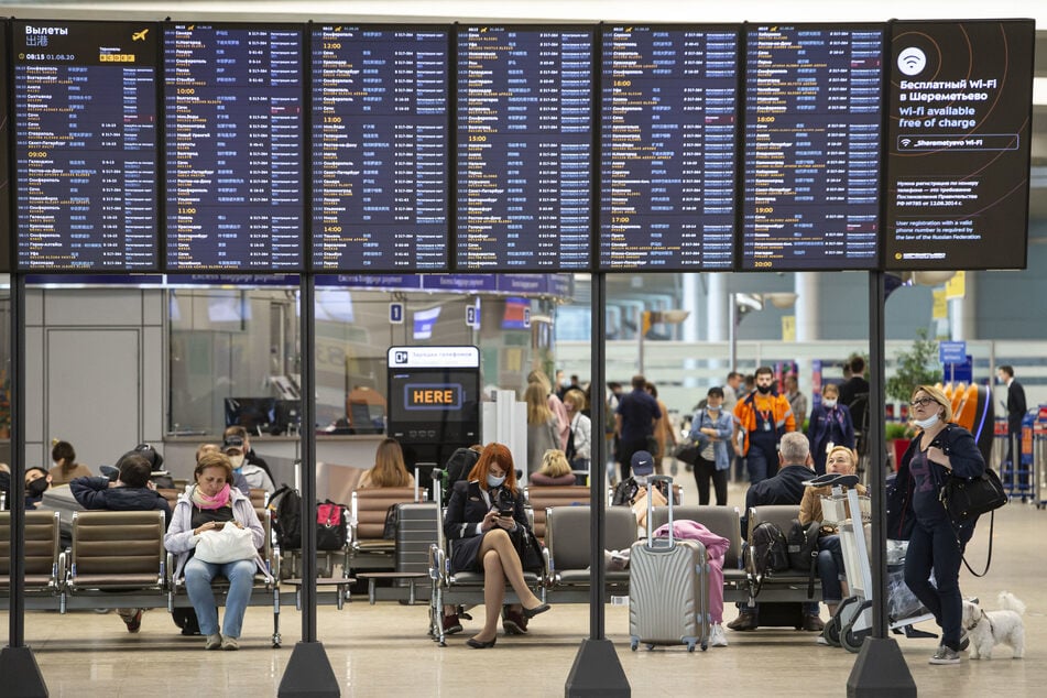 Ukrainische Drohnenangriffe haben in Russland ein gewaltiges Flugchaos verursacht.