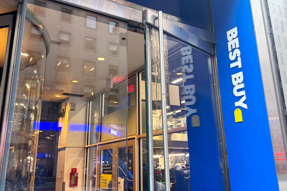 Best Buy is offering huge discounts on lots of branded products on Friday, June 5
