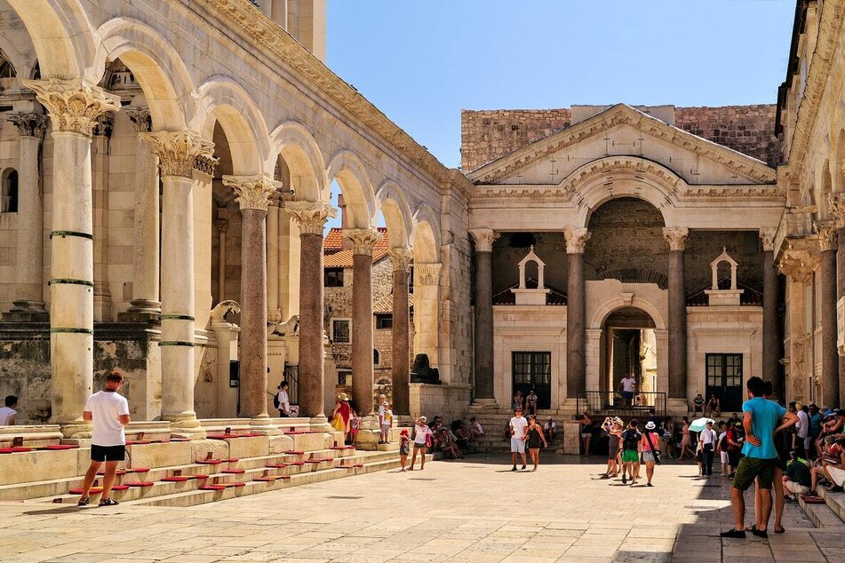 Peristyl des Diokletianpalastes in Split