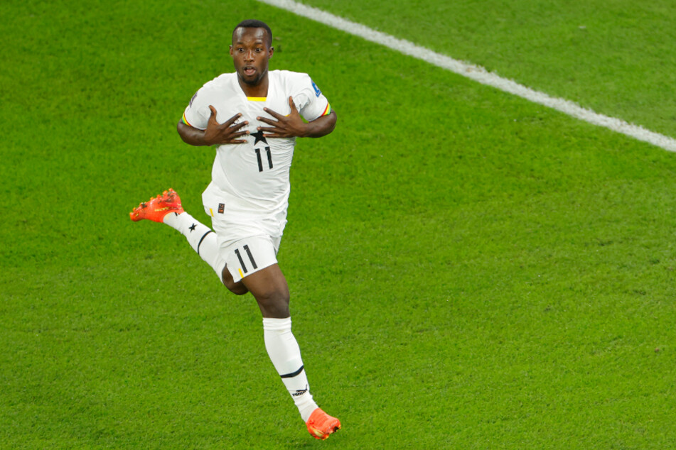 Osman Bukari bejubelt seinen späten Treffer für Ghana.